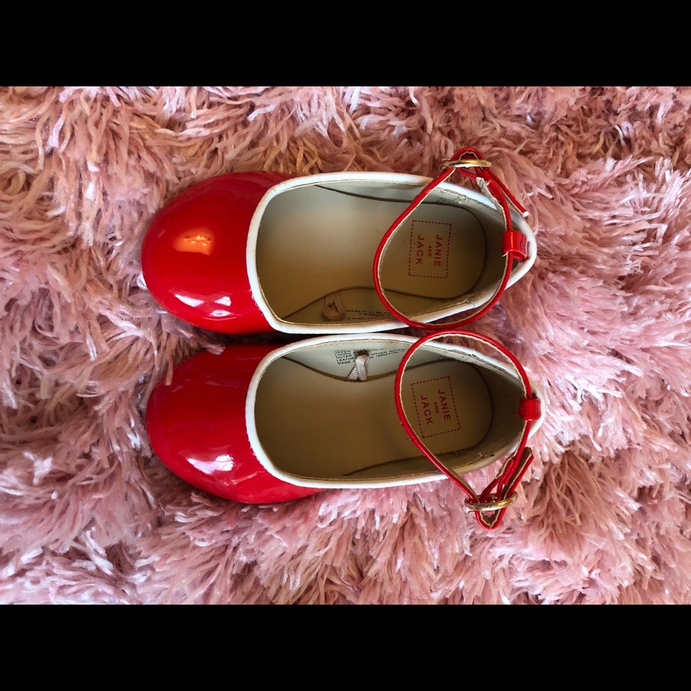 Baby girl shoes sizes 5 really cute Red
